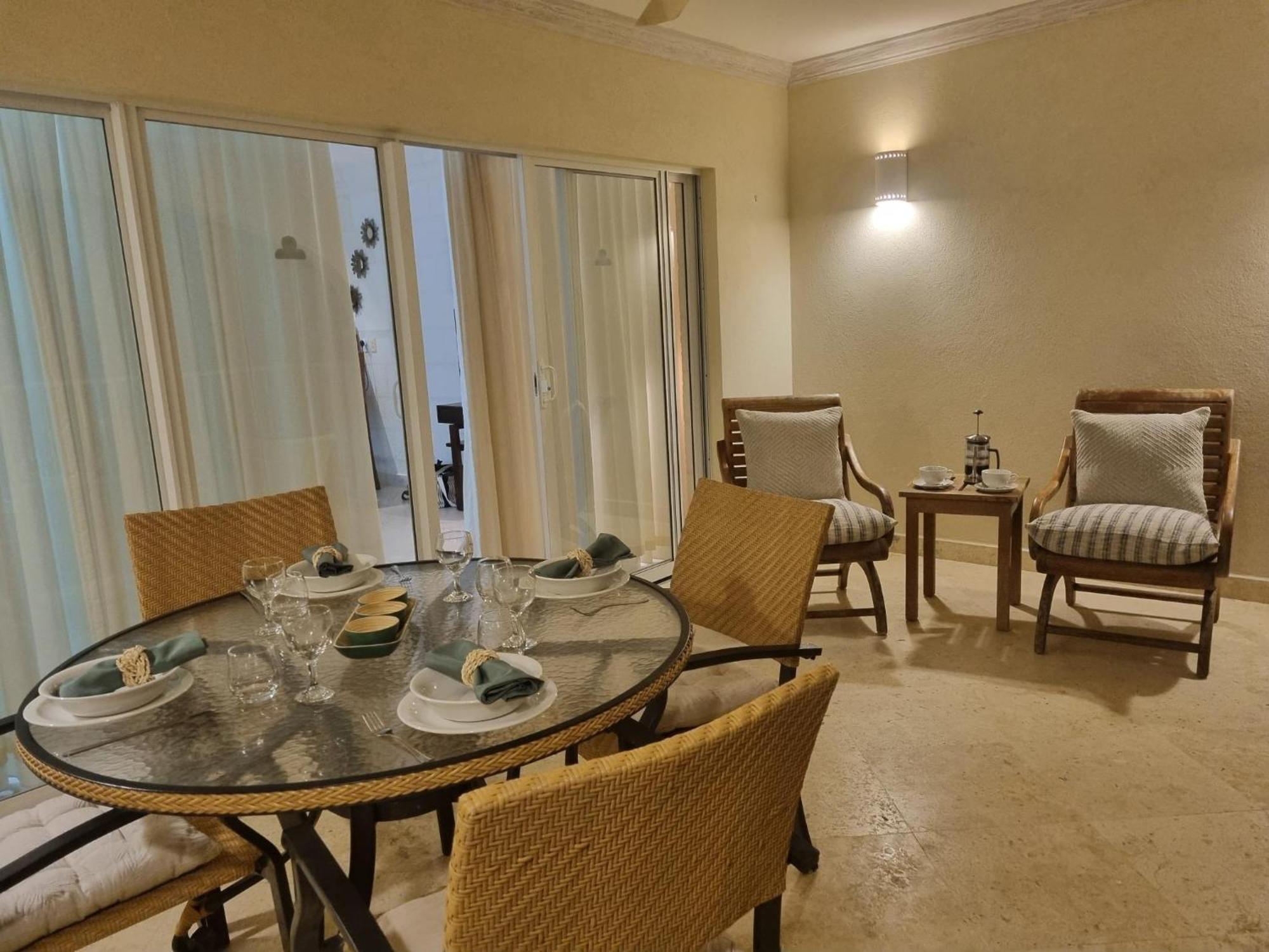 Royal Apartments 1 Bedroom Apartment Sea Views Saint James Exterior photo